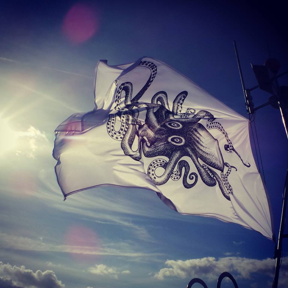 Name:  Kraken-Flag.jpg
Views: 1531
Size:  82.2 KB