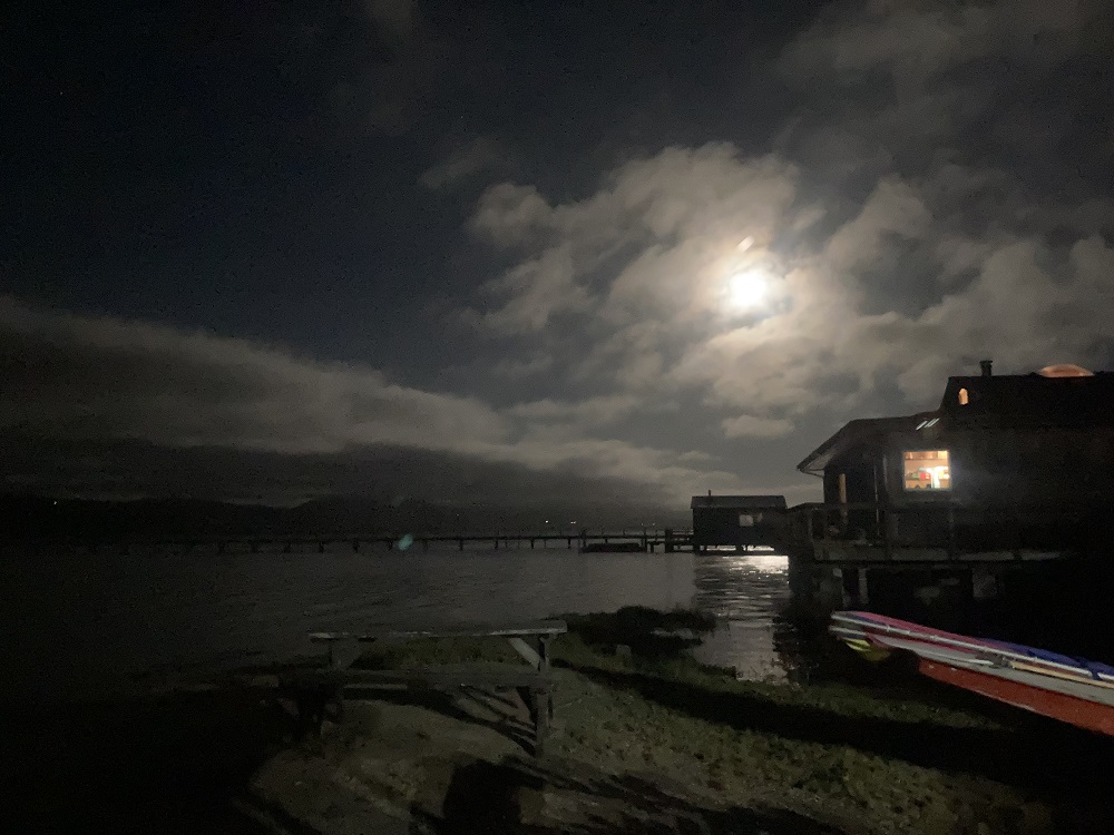Name:  Full moon over Tomales Bay - Copy.JPG
Views: 597
Size:  224.2 KB
