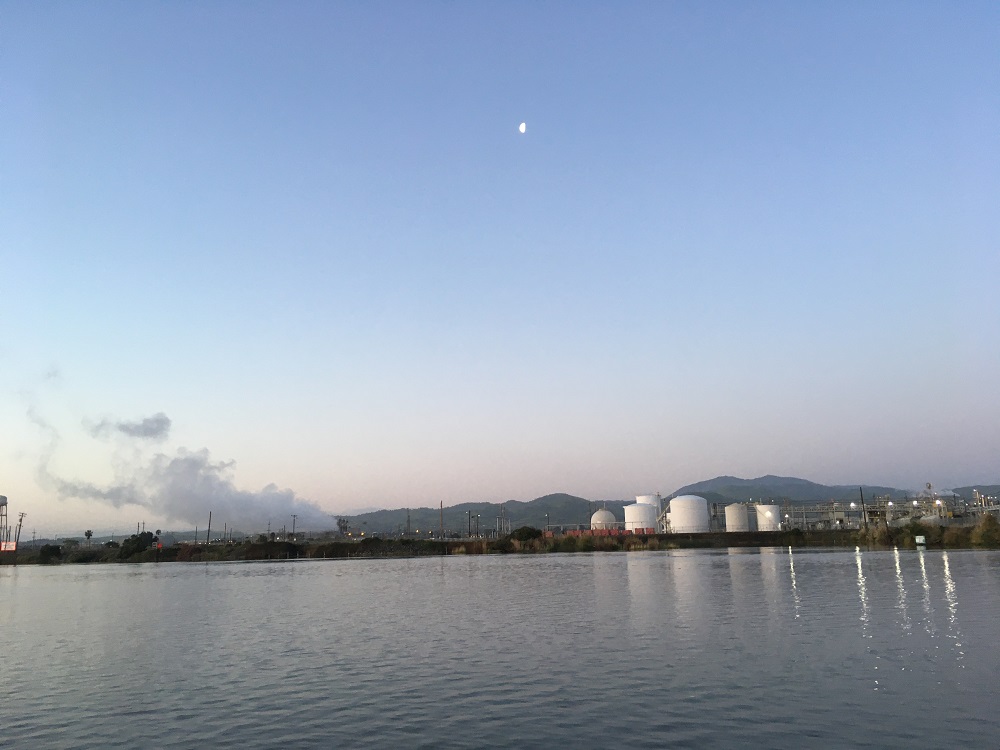 Name:  industrial landscape along San Joaquin - Copy.JPG
Views: 2679
Size:  140.7 KB